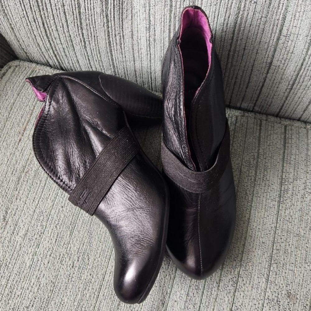 Jump Brash Black Leather Booties